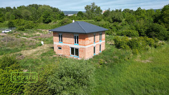 Prodej rozestavěného rodinného domu 200m2 s pozemkem 770m2,