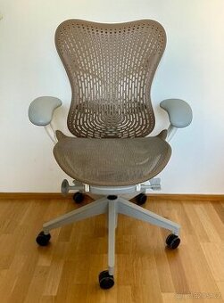 Kancelářská židle Herman MIller Mirra 2