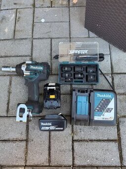 Makita Utahovák rázový DTW700RTJ