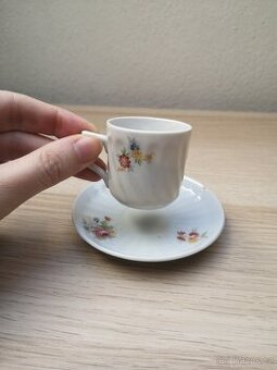 Porcelánový šálek s podšálkem – mini, květinový motiv