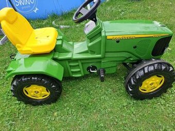 Šlapací traktor John Deere