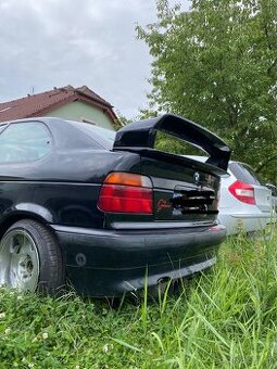 Bmw e36 gt křídlo