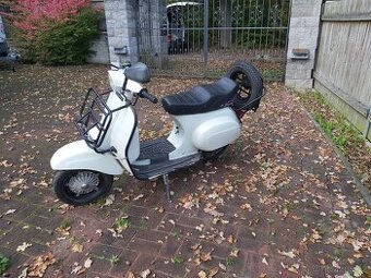 Piaggio Vespa 50 speciál
