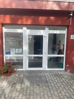 Sestava oken fix a dveří