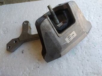 Silentblok drzak motoru Kia Xceed ceed Hyundai i 21810-J7200