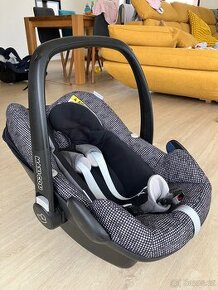 autosedačka Maxi Cosi Pebble Plus s adaptéry