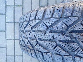 Zimní pneumatiky 215/55/16 97H