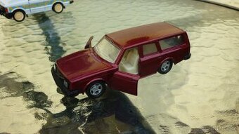 MATCHBOX SUPER KINGS VOLVO ESTATE K -74 VÍNOVÉ