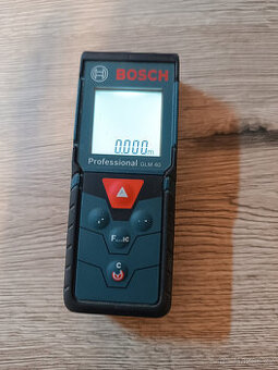 Dálkoměr laserový Bosch Professional GLM 40 - laserový metr