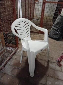 Plastové židle