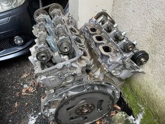 Prodám zadřenej motor z dodge challenger