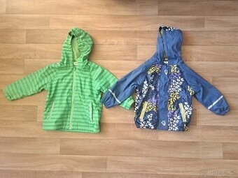 Chlapecké nepromokavé bundy 98/104 (2 ks)