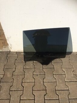 Mercedes E W213 zadní  levé okno