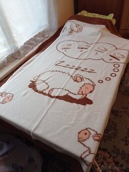 Nová deka s ovečkou - velikonoční dárek