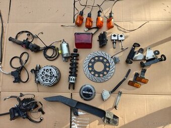 Suzuki GS 500 1998 - Náhradní díly