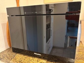 Miele DG 6001 parní trouba p.c. 30 000,- Kč