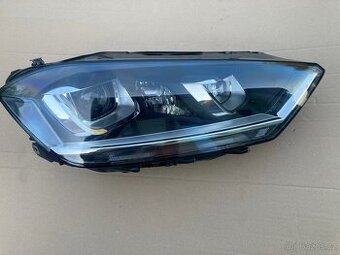 VW Golf Sportsvan Světlomet pravý přední xenon 517941032B