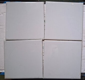 Obkladačky 15×15 cm, šedé, 2. jakost