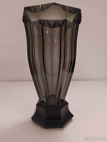 Starožitná skleněná Art Deco hranovaná váza, Rudolf Hloušek
