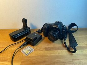 Fotoaparát Canon EOS 5D Mark II s objektivem