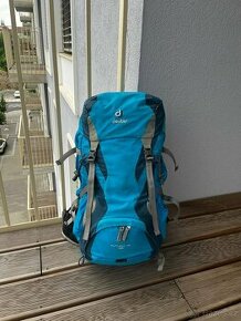 Turistický batoh Deuter Futura 30 SL (dámský)