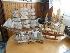 Dřevěné modely lodí 13cm - 49cm,zaprášené,některé mají vady