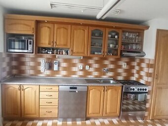 Rustikální dřevěná kuchyňská linka vč. spotřebičů