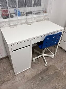 Psací stůl židle růžova a modra a ikea - 1