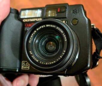 Olympus C-5050, CCD, f1.8-2.8