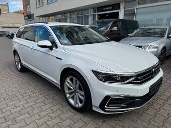 VW Passat B8 GTE 1.4 TSI 150kW DSG Tažné Virtual Navi Kamera