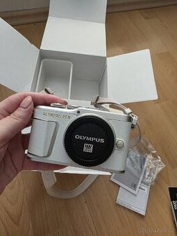 Olympus E-PL9, objektiv 45mm a 12mm
