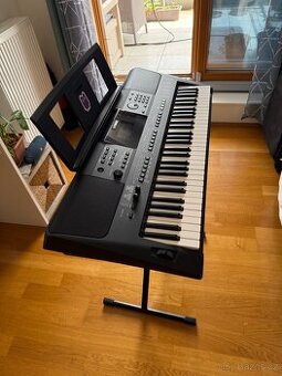 Digital keyboard Yamaha E 453