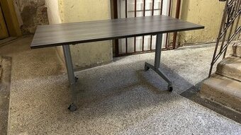 Kancelářský stůl Steelcase