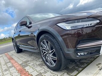 VOLVO V90 CROSS COUNTRY D4