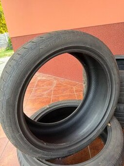Hankook Ventus S1 Evo 3 245/40 R19 - 1
