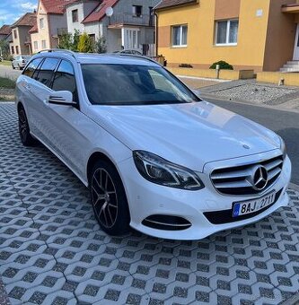 Mercedes Benz E250cdi 150kw 4matic avantgarde model 2014