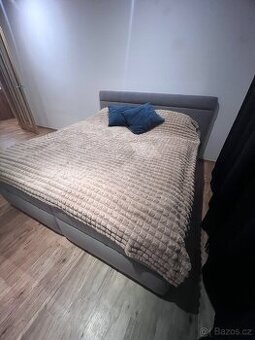 Postel 180x200, rošty, matrace.