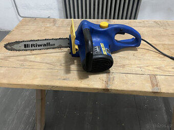 Elektrická motorová pila Einhell PKS 1840/1