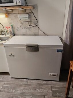 Pultový mrazák 230l