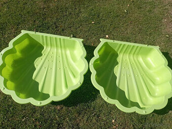 Prodám dva bazénky, infralampu, infražárovku, umělé podkladk