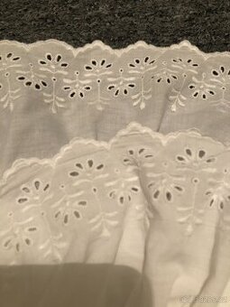 Retro kojenecké zavinovačky, peřinky, kočárky.