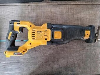 Dewalt 54V DCS388T2 akumulátorová pilka, výborný stav