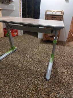 Prodám dětský rostoucí stůl