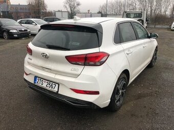 Hyundai I30 1.5i   67000KM  POJÍZDNÉ