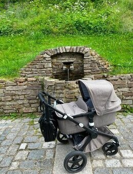 Kompletní kočárek Bugaboo Fox2 - Black/Taupe