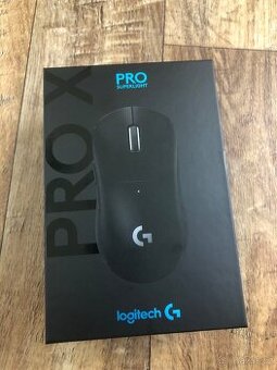 Herní myš Logitech PRO X Superlight - 1