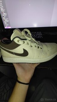 Jordan 1 Premium Low Pale Ivory Baroque Brown - 1