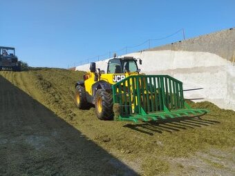 Vidle na hrnutí senáže