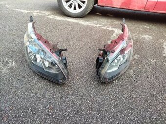 Prodám světla na Ford tranzit custom