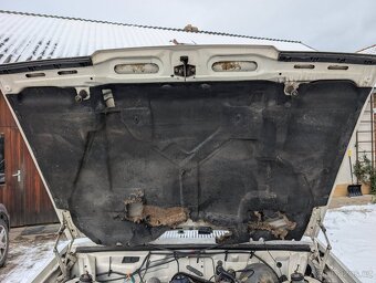 Koupím náhradní díly pro Volvo 740 sedan